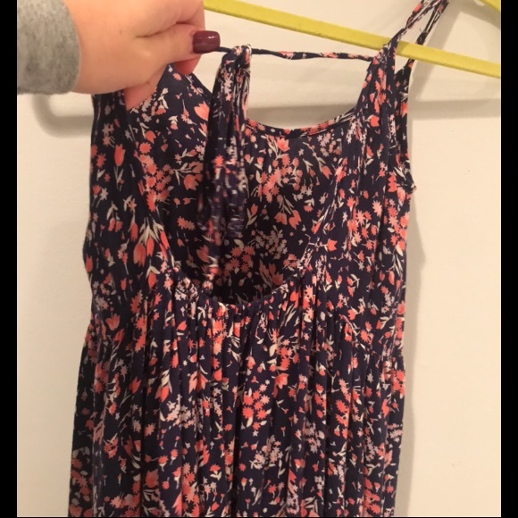 Delia’s Dress - Picture 2 of 2